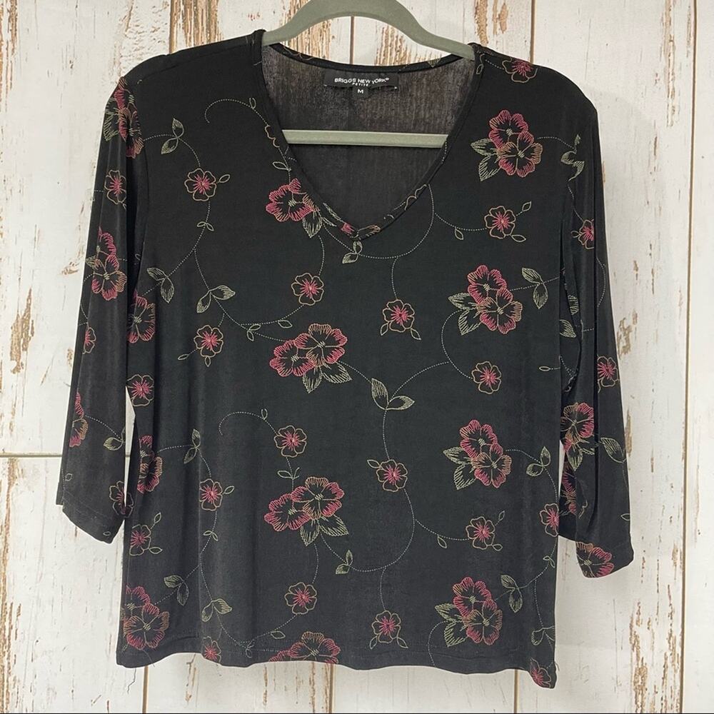Briggs New York Petite, Size Medium Petite. Floral. Y2K. In excellent condition!